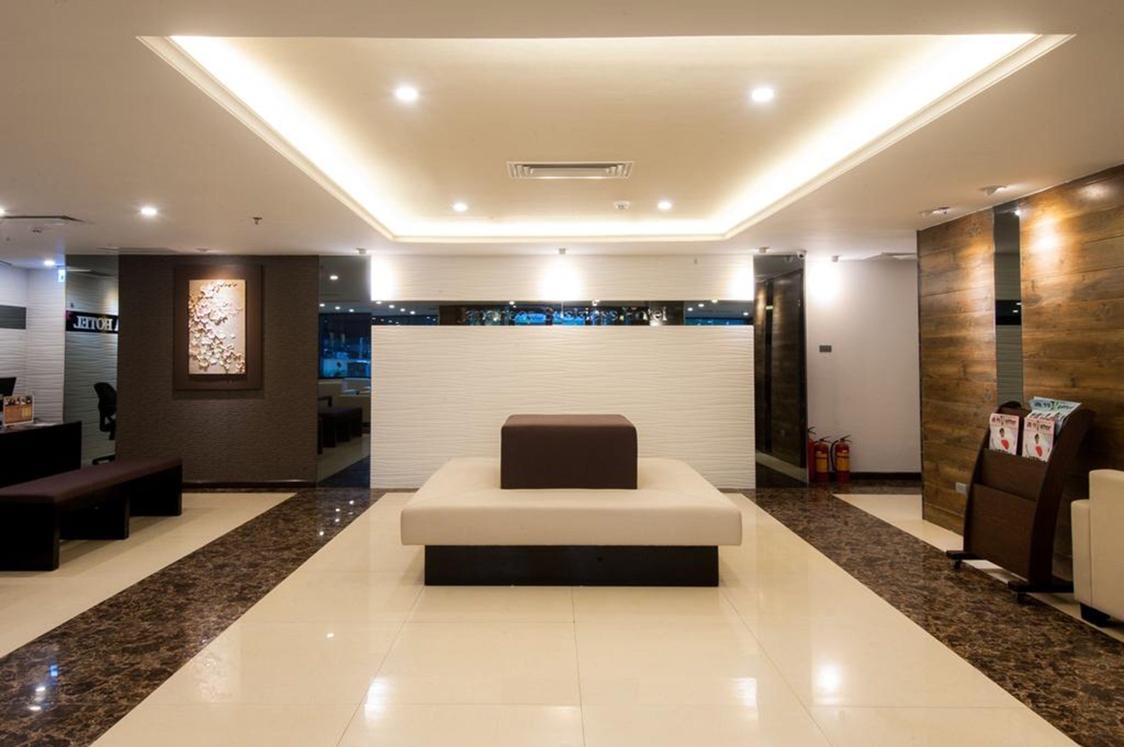 Sakura Hotel — Photos 2